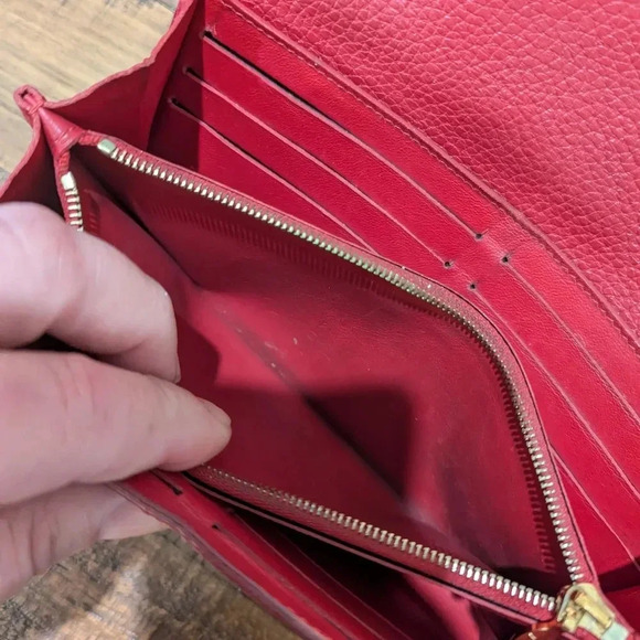 Authentic Louis Vuitton Taurillon Portefeuille Capucines Wallet in Red - Picture 12 of 15